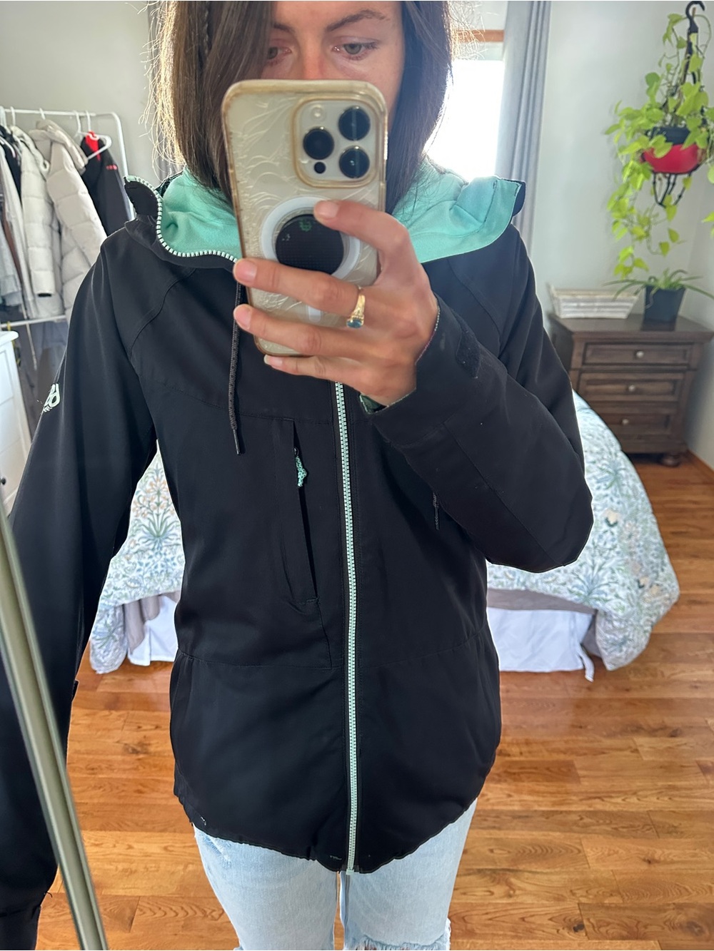 686 Women’s Black Ski Jacket with Mint Accents